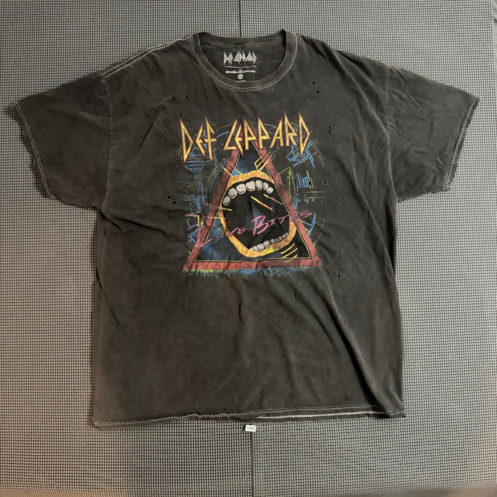 Def Leppard Love Bites Graphic T-Shirt Goodie Two Sleeves Distressed Black OSFA